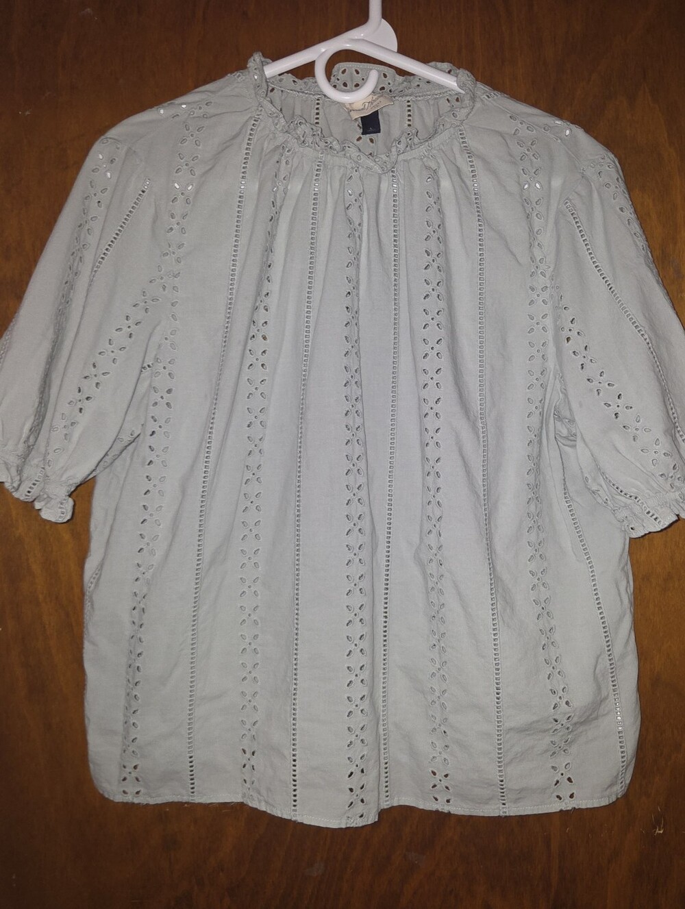 Universal Thread Light Sage Green Eyelet Puff Sleeve Boho Blouse Large